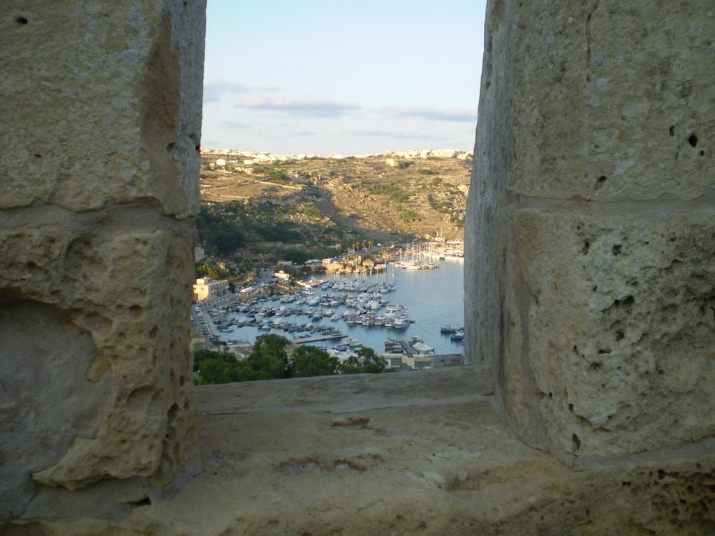 Fort Chambray Apartment Għajnsielem Habitación foto